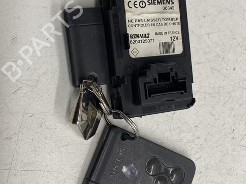 Card reader RENAULT GRAND SCÉNIC II (JM0/1_) 2.0 dCi (JM1K) | BP28015582E4 