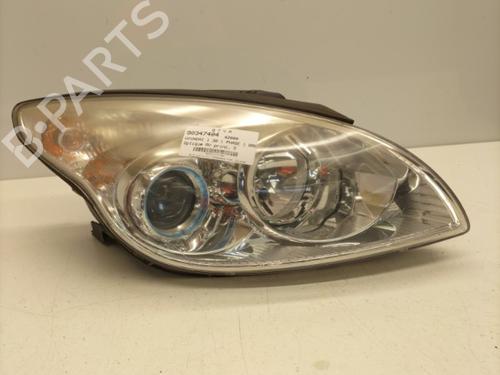 Used Right headlight HYUNDAI i30 Estate (FD) 1.6 CRDi (90 hp) 22861958