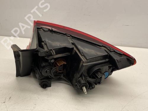 left-taillight-renault-megane-iv-hatchback-b9amn_-2015-39082851 main image