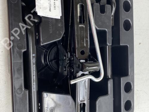 Jack Kit RENAULT CAPTUR I (J5_, H5_) 1.3 TCe 130 (J5NJ, J5NE) (131 hp) 31584432