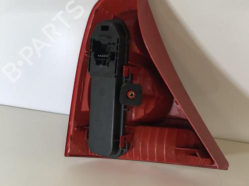 Used Right taillight RENAULT CLIO II (BB_, CB_) 1.4 16V (B/CB0P, BB13) (98 hp) 22853847