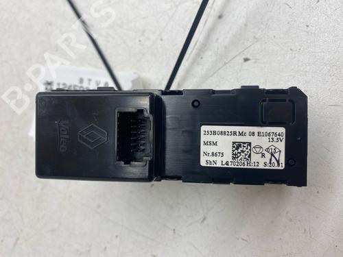 switch-renault-zoe-bfm_-2012-37741690 main image