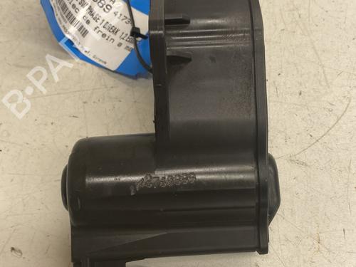 Used Electric handbrake Electric handbrake PEUGEOT 308 SW II (LC_, LJ_, LR_, LX_, L4_) 1.2 THP 110 (110 hp) 27654660 27654660