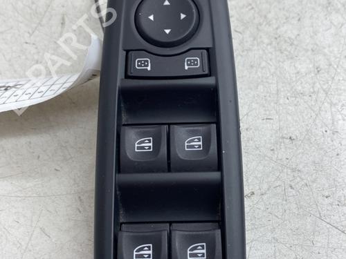 Used Switch Switch RENAULT LAGUNA III (BT0/1) 1.5 dCi (BT00, BT0A, BT0T, BT1J) (110 hp) 31660782 31660782