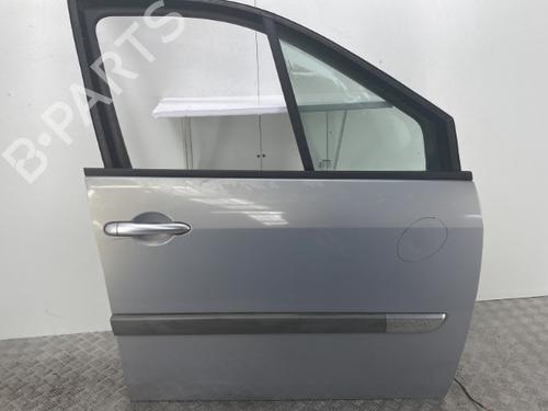 Used Right front door RENAULT SCÉNIC II (JM0/1_) 2.0 (JM05, JM0U, JM1N, JM1U, JM2V) (135 hp) 22860854