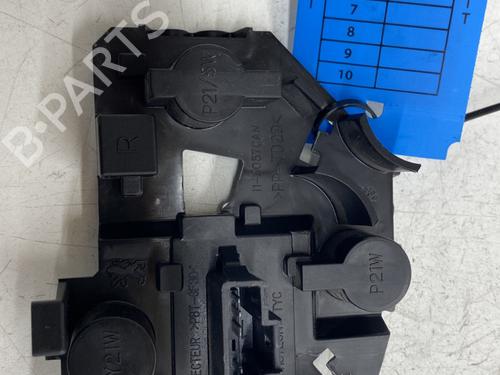 Used Lamp holder Lamp holder PEUGEOT 206+ (2L_, 2M_) [2009-2013] 30911240 30911240