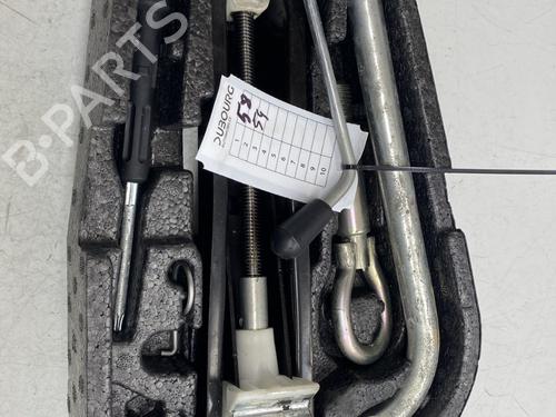Used Jack Kit VW POLO V (6R1, 6C1) 1.2 TDI (75 hp) 29139001