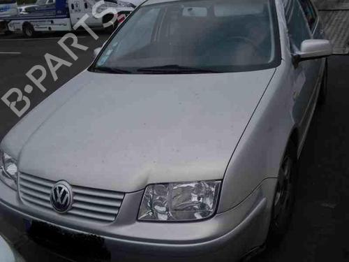 Used Left headlight VW BORA I (1J2) 1.6 (101 hp) 22855596