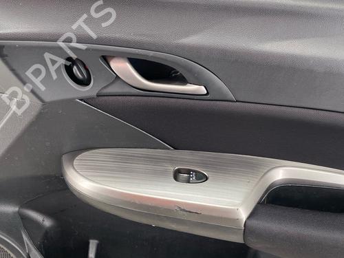 Porta anteriore destra Porta anteriore destra HONDA CIVIC VIII Hatchback (FN, FK) 1.4 (FK1, FN4) (100 hp) 37250921 37250921