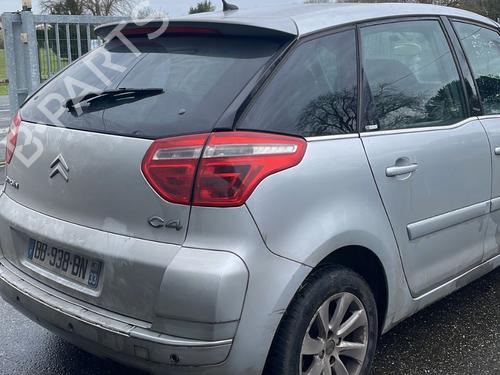 Fuse box CITROËN C4 Picasso I MPV (UD_) 2.0 HDi 138 | BP25214050E1 