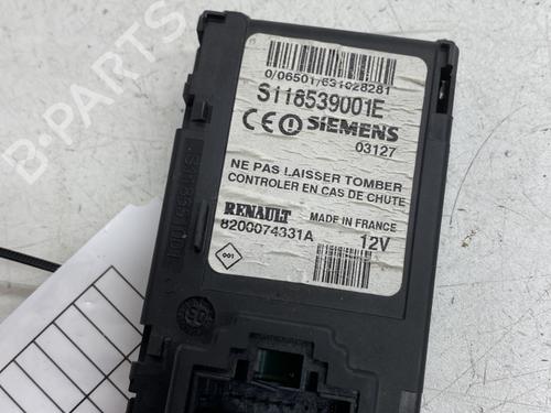 Used Card reader RENAULT MEGANE II (BM0/1_, CM0/1_) 1.9 dCi (BM0G, CM0G) (120 hp) 32008243