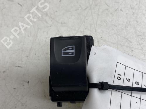 Used Switch RENAULT CAPTUR I (J5_, H5_) 0.9 TCe 90 (90 hp) 28102217