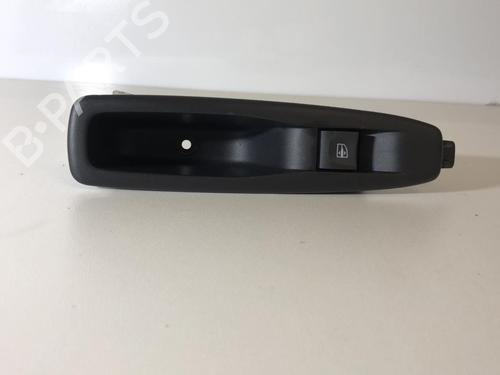Used Right rear window switch RENAULT CLIO IV (BH_) 0.9 TCe 90 (BHNF, BHMA, BHMH, BHJK, BHJR) (90 hp) 22858435