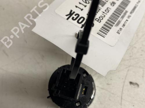 Used Switch Switch PEUGEOT 3008 II SUV (MC_, MR_, MJ_, M4_) 1.2 THP/ PureTech 130 (MRHNSM, MRHNSU, MRHNSJ, MRHNYW,... (131 hp) 27874004 27874004
