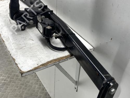 tow-ballmechanism-renault-arkana-i-lcm_-ldn_-2019-27819105 main image