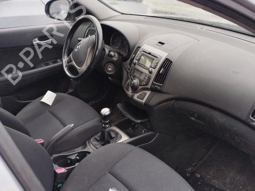 Światło przeciwmgłowe przednie prawe HYUNDAI i30 Estate (FD) 1.6 CRDi | BP30680097C31