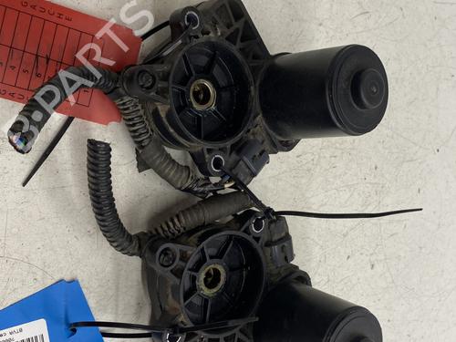 Used Electric handbrake FORD KUGA II (DM2) 2.0 TDCi (150 hp) 31753480