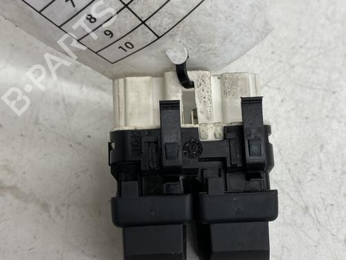 Used Right front window switch Right front window switch RENAULT CLIO III (BR0/1, CR0/1) 1.5 dCi (C/BR0G, C/BR1G) (68 hp) 31251624 31251624
