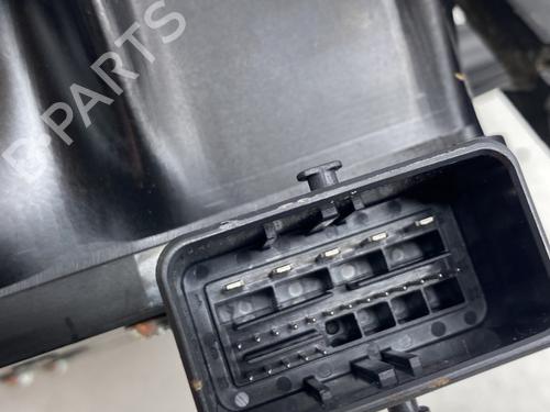 Used Electric handbrake Electric handbrake PEUGEOT 3008 I MPV (0U_) 1.6 HDi (109 hp) 32858616 32858616