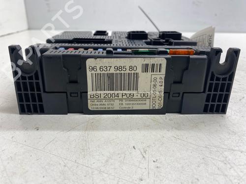 Used Fuse box Fuse box 38332410 38332410