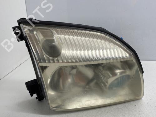 Used Right headlight NISSAN X-TRAIL I (T30) 2.2 Di 4x4 (114 hp) 33118366