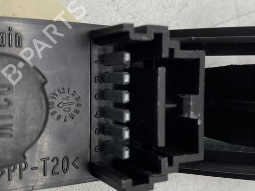 Used Lamp holder RENAULT MEGANE II Estate (KM0/1_) 1.6 (113 hp) 22851400