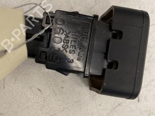 Used Warning switch NISSAN NOTE (E11, NE11) 1.5 dCi (86 hp) 22863251