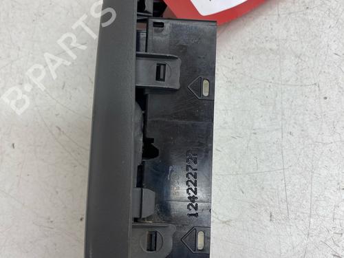 switch-nissan-nv200-van-2010-35924595 main image