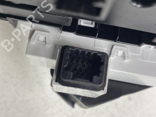 display-monitor-renault-megane-iii-hatchback-bz01_-b3_-2008-30873805 main image