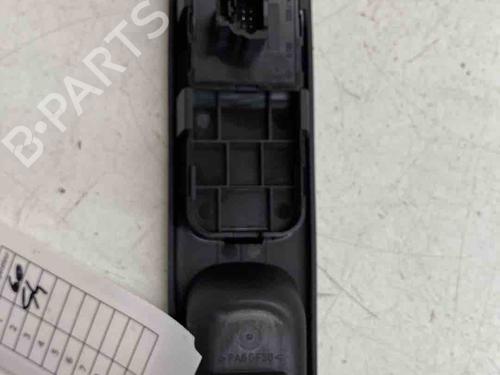 Comutador vidro frente direito Comutador vidro frente direito PEUGEOT 307 (3A/C) 1.6 HDi (90 hp) 36516703 36516703