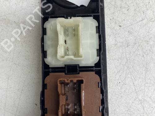 switch-renault-captur-i-j5_-h5_-2013-30971615 main image