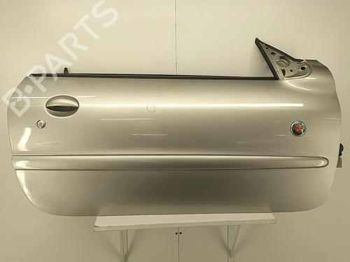 Used Right front door PEUGEOT 206 CC (2D) 1.6 16V (2DNFUF, 2DNFUR) (109 hp) 22857025