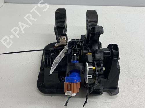 Used Clutch pedal FIAT 500 (312_) 1.2 (312AXA1A) (69 hp) 30873833