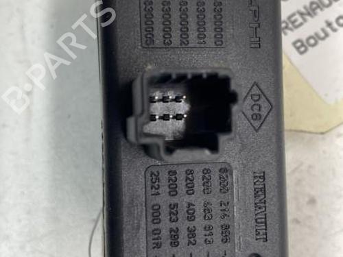 Used Warning switch RENAULT CLIO III (BR0/1, CR0/1) 1.5 dCi (C/BR0G, C/BR1G) (68 hp) 22863379