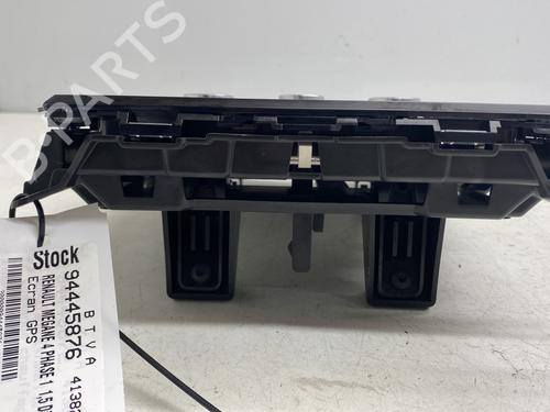 display-monitor-renault-megane-iv-hatchback-b9amn_-2015-24361238 main image