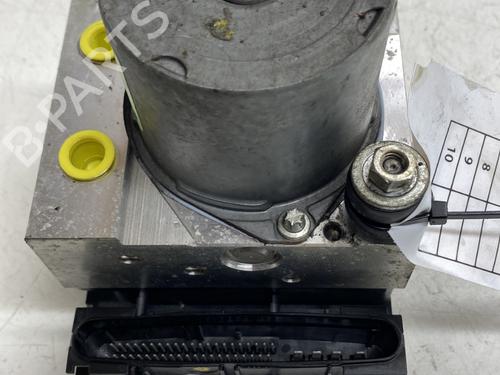 Used ABS pump HYUNDAI i30 (FD) 1.6 CRDi (116 hp) 26978079