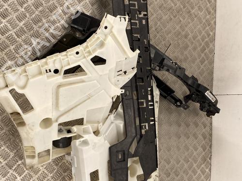 Used Rear bumper bracket BMW 3 Touring (G21, G81) 320 i (184 hp) 29969007