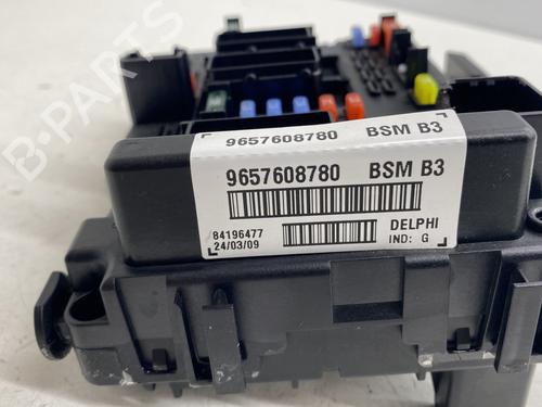 Fuse box PEUGEOT 206+ (2L_, 2M_) 1.4 i | BP30911246E1