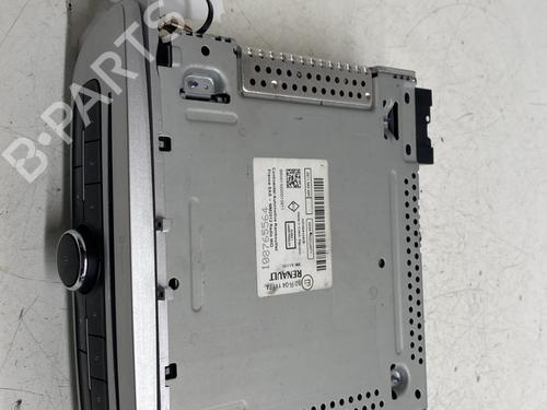 radio-renault-megane-iii-hatchback-bz01_-b3_-2008-30677215 main image