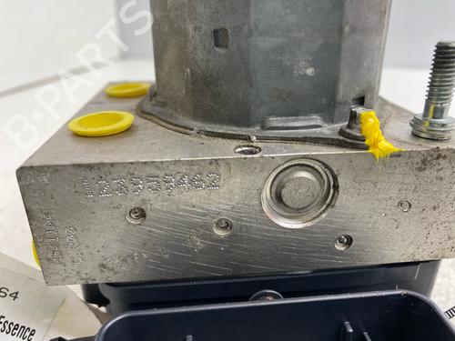 ABS pump RENAULT TWINGO III (BCM_, BCA_) | BP37663015M43 - Image 2