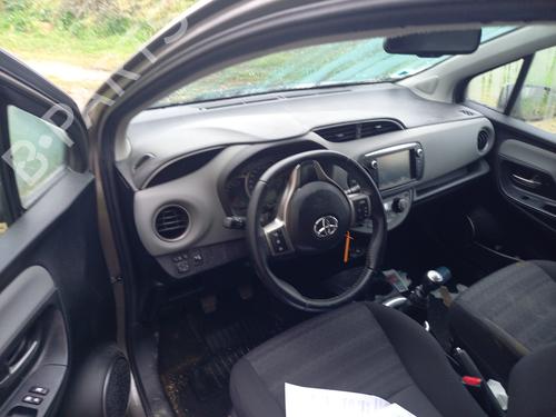 Windscreen washer tank TOYOTA YARIS (_P13_) 1.3 (NSP130_, NSP130) | BP25472617C113