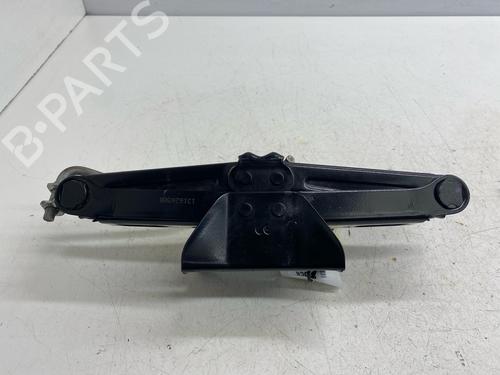 Used Jack Kit Jack Kit PEUGEOT 208 I (CA_, CC_) 1.2 VTi 68 / PureTech 68 (68 hp) 39886355 39886355