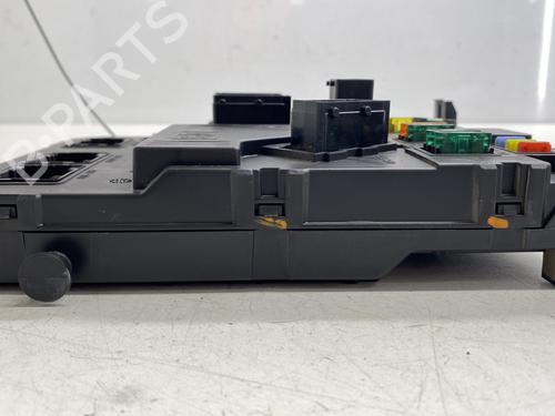 Used Fuse box Fuse box 39165675 39165675