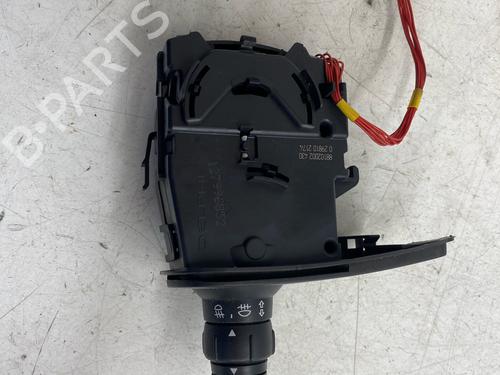 switch-renault-clio-iii-br01-cr01-2005-2006-2007-2008-2009-2010-2011-2012-2013-2014-38424645 main image