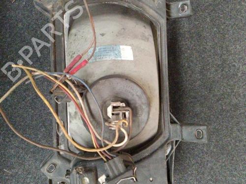 Used Right headlight VW TRANSPORTER T4 Van (70A, 70H, 7DA, 7DH) 2.4 D (78 hp) 22855603