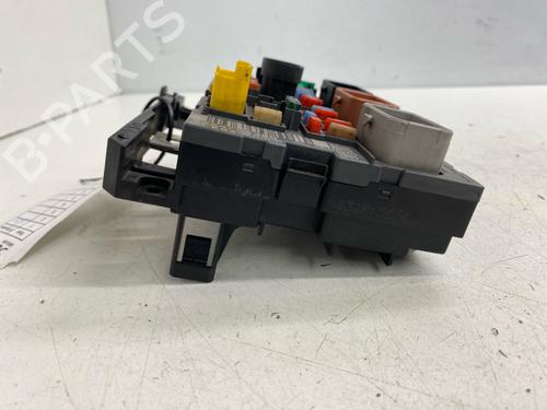 Used Fuse box Fuse box 38955592 38955592