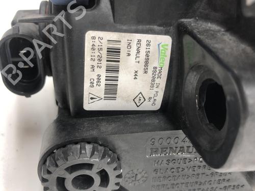 Used Right front fog light Right front fog light RENAULT TWINGO II (CN0_) 1.2 16V (CN04, CN0B) (75 hp) 22858235 22858235