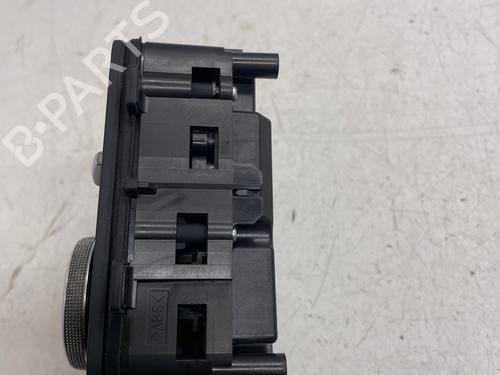 switch-audi-a4-b9-8w2-8wc-2015-39970115 main image