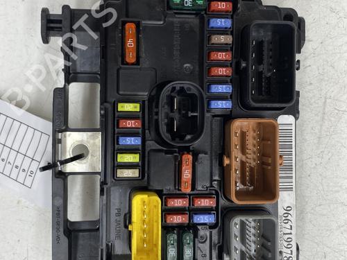 fuse-box-citroen-c3-ii-sc_-2009-28102200 main image