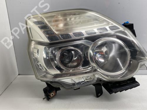 Used Right headlight NISSAN X-TRAIL II (T31) 2.0 dCi 4x4 (150 hp) 33118380